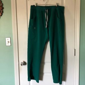 FIGS cargo pocket scrub pant LARGE PETITE